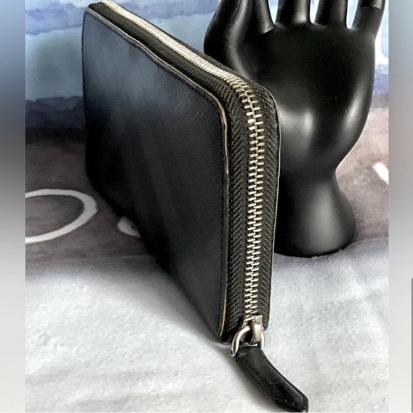 BURBERRY Smoke Check / Nova Check Plaid Leather Zip Around Wallet - Picture 6 of 11